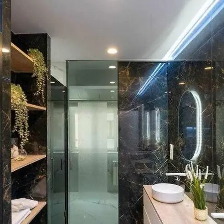 Luxe Lobo